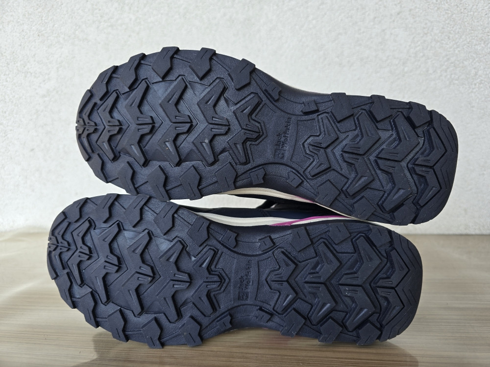 Jack Wolfskin gojzerice waterproof br.40 orginal