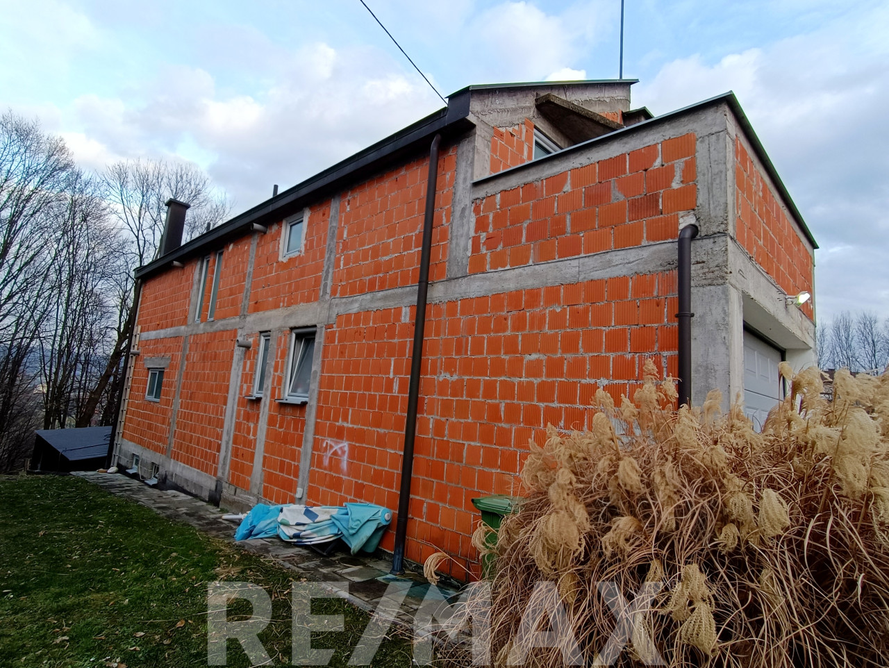 Neobična dvospratna kuća 300m2 u Srpcu kod Doma zdravlja 37