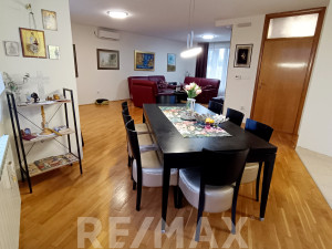 Neobična dvospratna kuća 300m2 u Srpcu kod Doma zdravlja photo 3