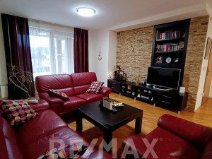 Neobična dvospratna kuća 300m2 u Srpcu kod Doma zdravlja photo 5