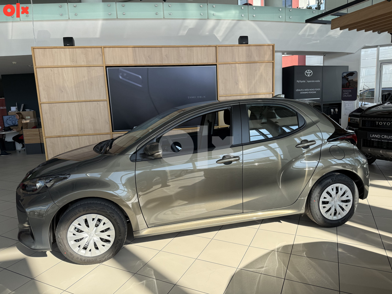 Toyota Yaris NA STANJU CRNA
