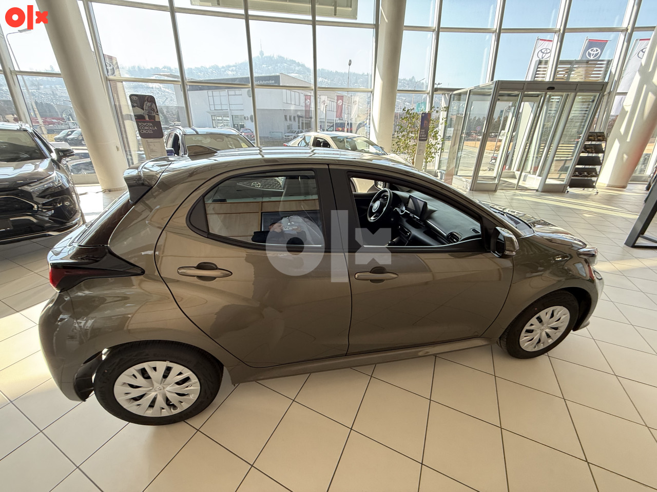 Toyota Yaris NA STANJU CRNA