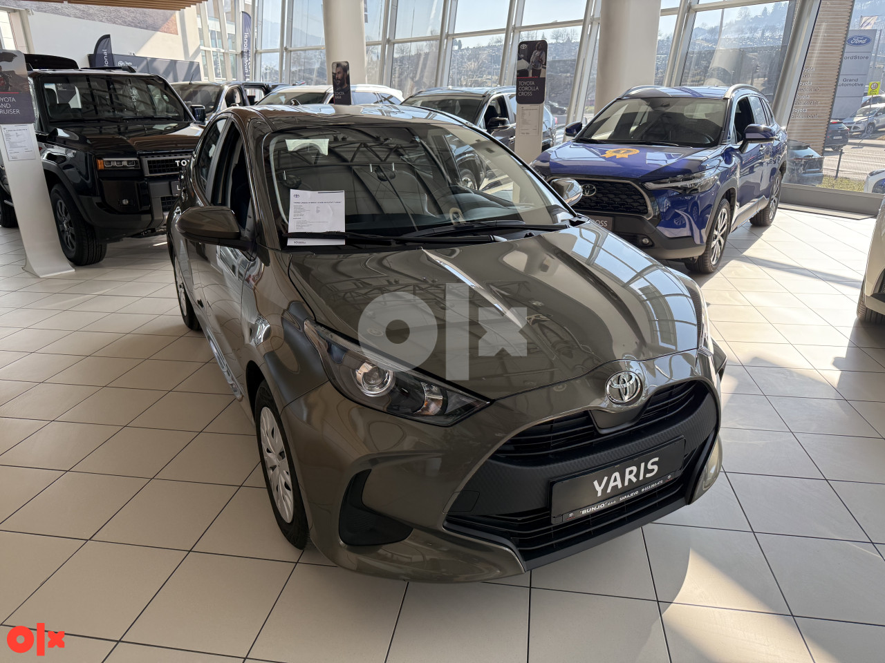 Toyota Yaris NA STANJU CRNA