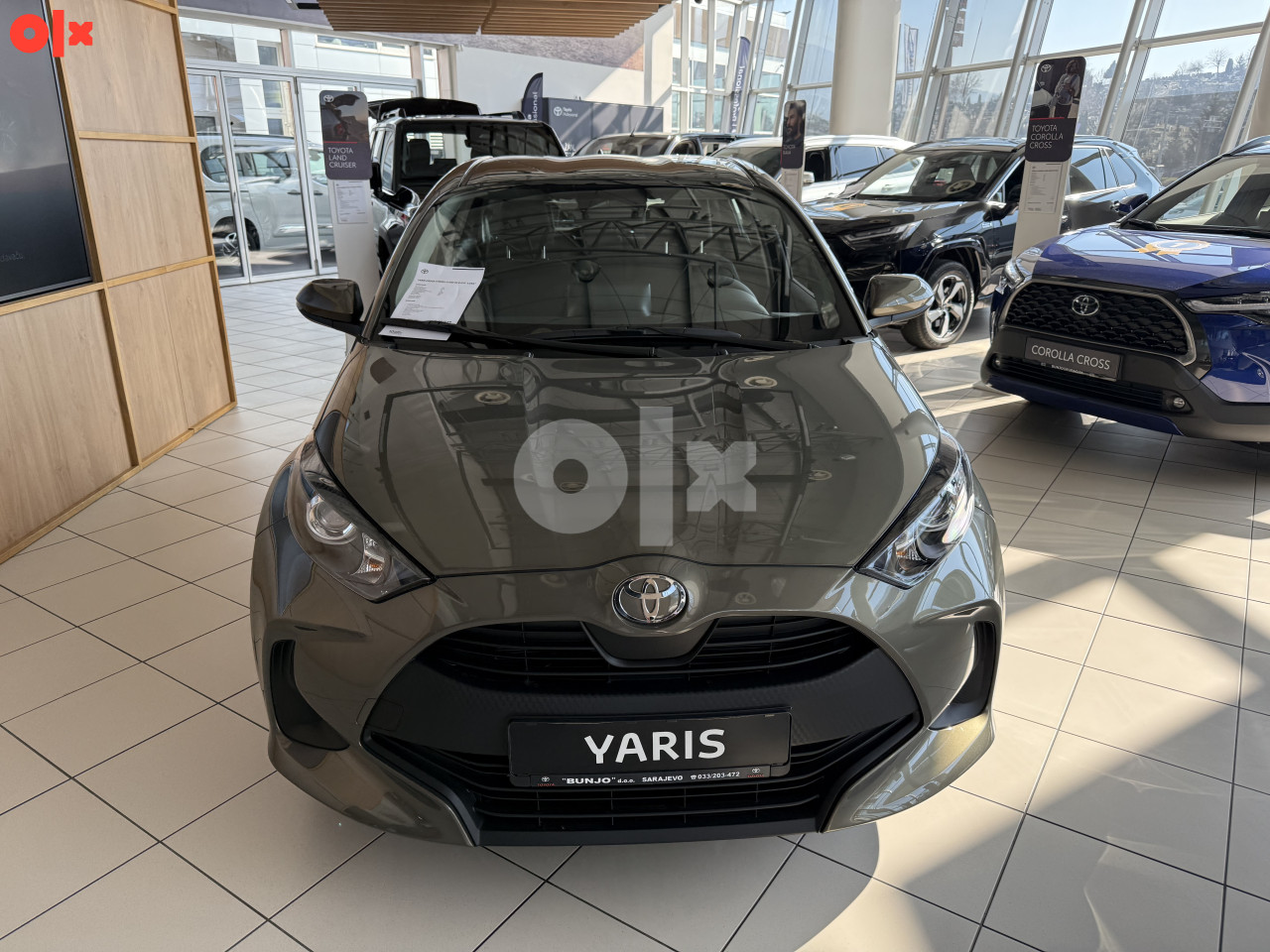 Toyota Yaris NA STANJU CRNA