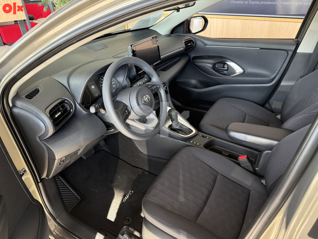 Toyota Yaris NA STANJU CRNA