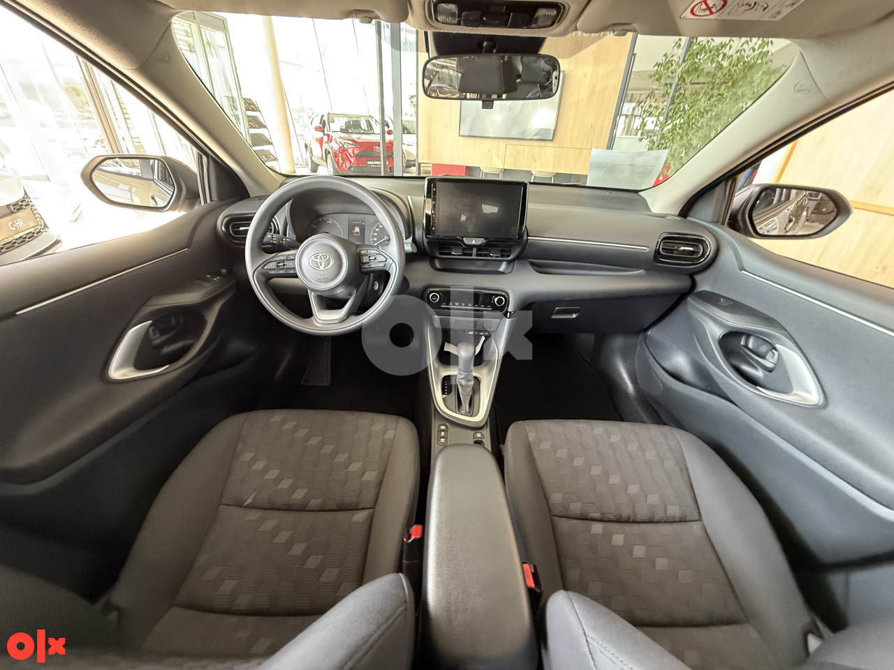 Toyota Yaris NA STANJU CRNA