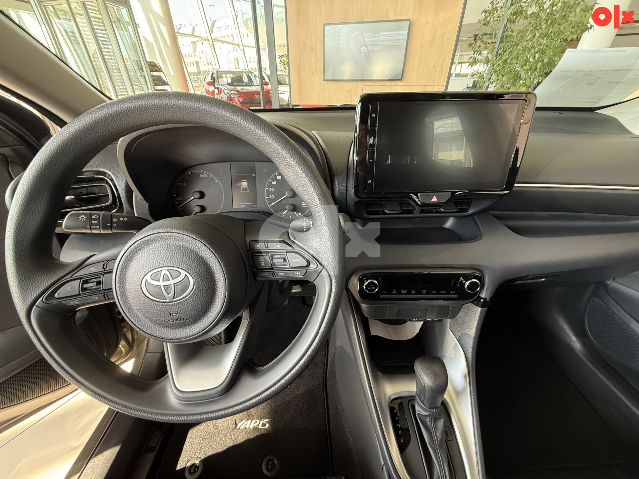 Toyota Yaris NA STANJU CRNA