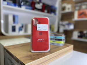 ORIGINALNA MASKICA ZA IPHONE 16 CRVENA
