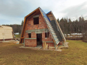 Dvije vikendice u izgradnji Mokro