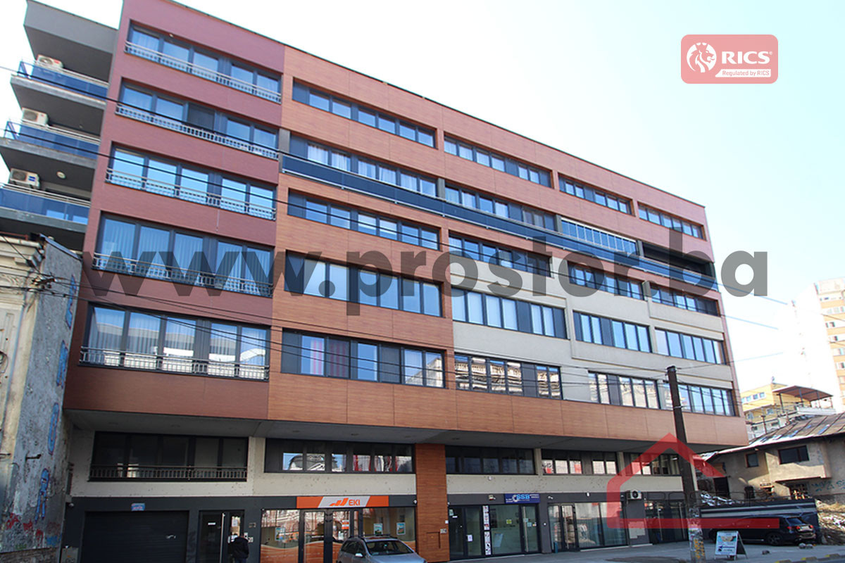 PROSTOR prodaje:Trosoban stan sa terasom od 80m2, Stari Grad
