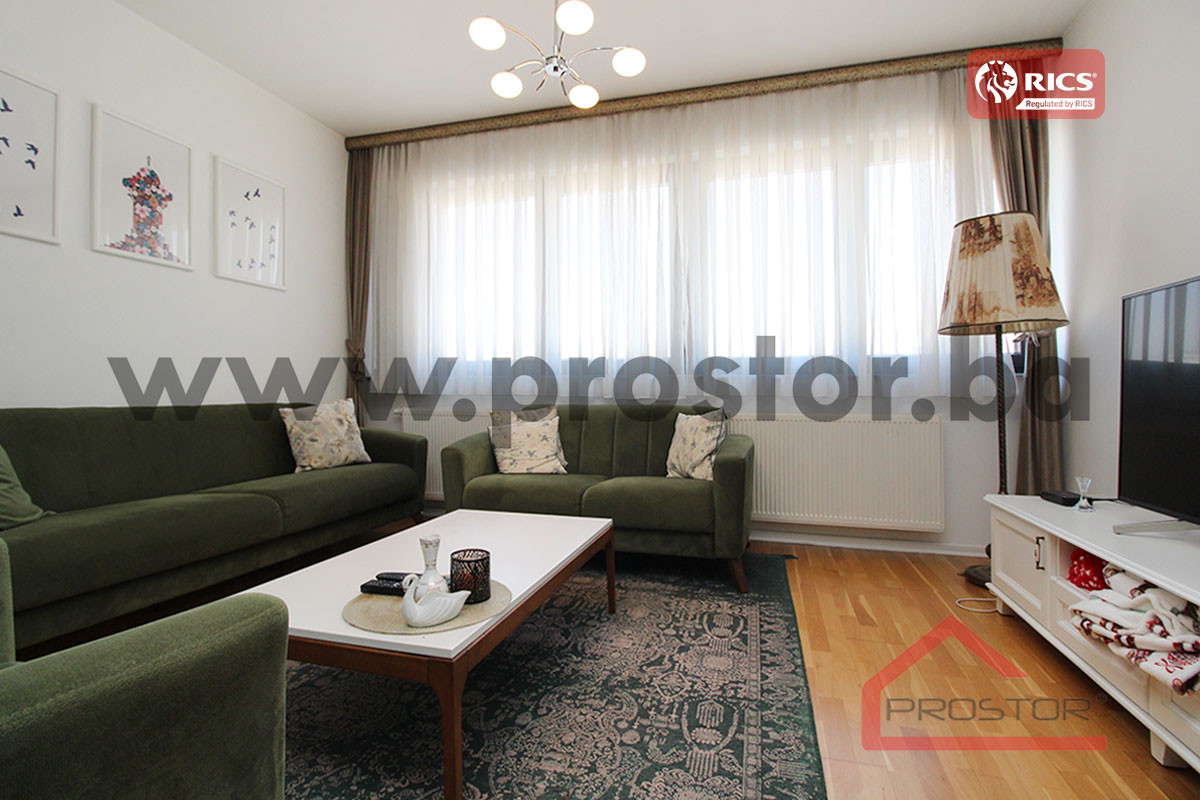 PROSTOR prodaje:Trosoban stan sa terasom od 80m2, Stari Grad 3