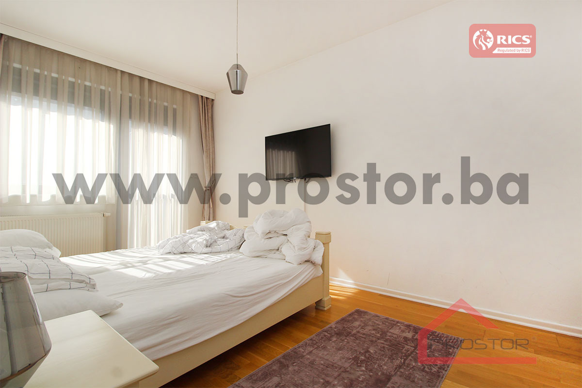 PROSTOR prodaje:Trosoban stan sa terasom od 80m2, Stari Grad 11