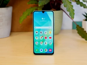 Mobilni telefon Samsung A16 8/256GB- GRATIS! MASKA ZA TELEFON