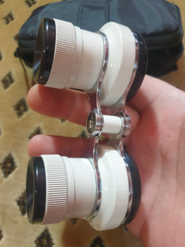 Dvogled pozorisni jacine 2,3x40 ruski