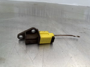 Senzor airbaga Audi A4 B8 (fotografija 1)