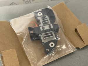 REGLER BOSCH OE 24V MERCEDES ACTROS ATEGO SCANIA