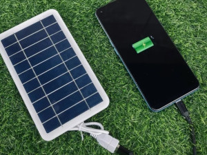 PRIJENOSNI SOLARNI PANEL PUNJAČ MOBITELA