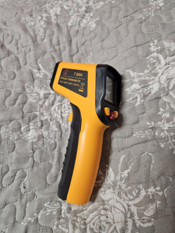 Termometar laserski digitalni mjerac temperature IC IR