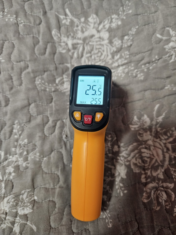 Termometar laserski digitalni mjerac temperature IC IR