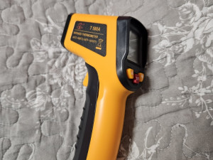 Termometar laserski digitalni mjerac temperature IC IR