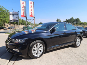 VW Passat 1.6 TDI DSG7 Buseiness Line LED Navi Kamera ParkAssist