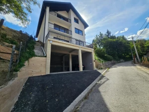 Kuća sa okućnicom u Zenici, ulica Podurije photo 4