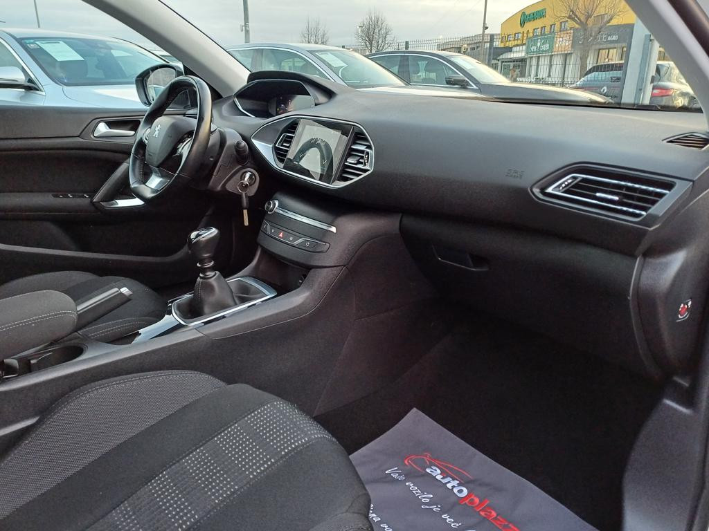 Peugeot 308 1.5 BlueHDI VIRTUAL COCKPIT 2021 GOD