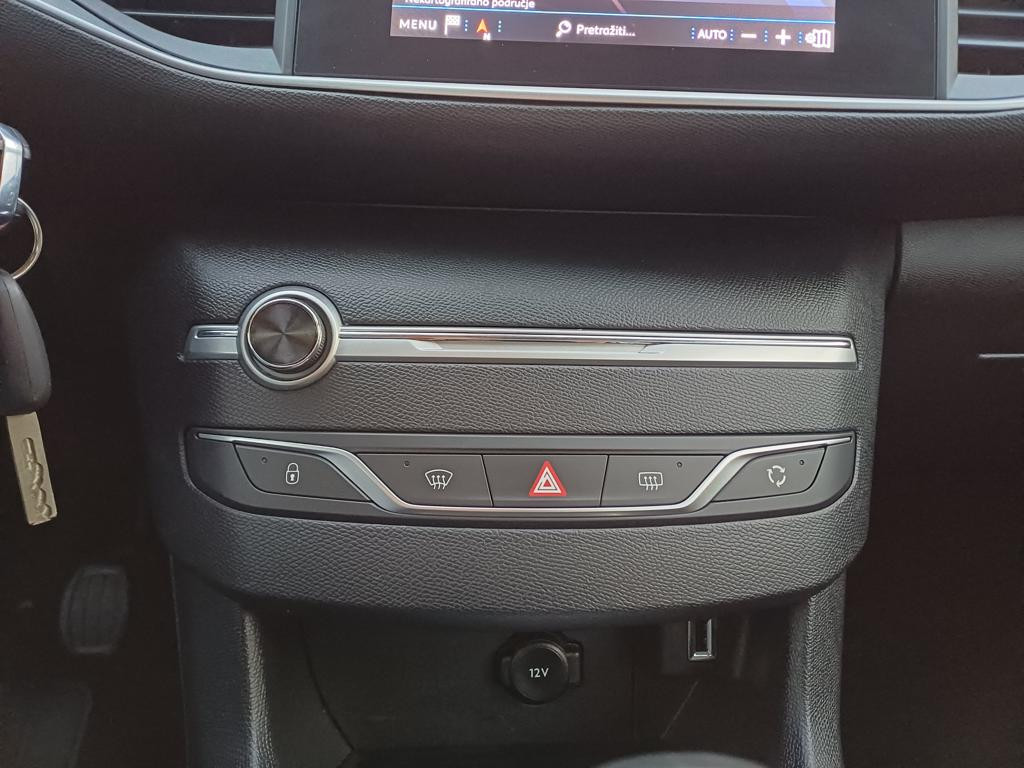 Peugeot 308 1.5 BlueHDI VIRTUAL COCKPIT 2021 GOD
