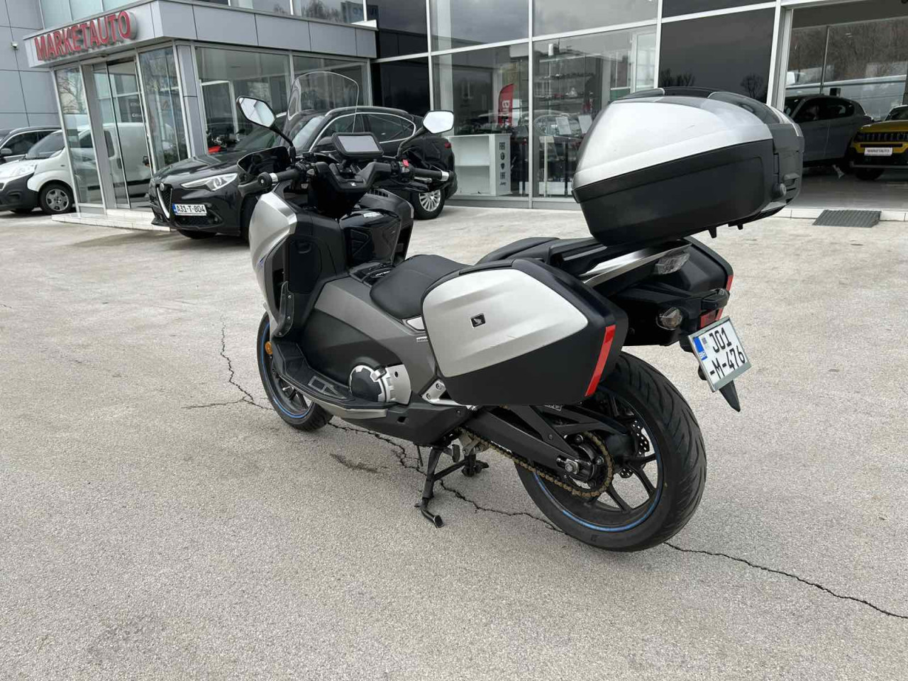 HONDA INTEGRA 750
