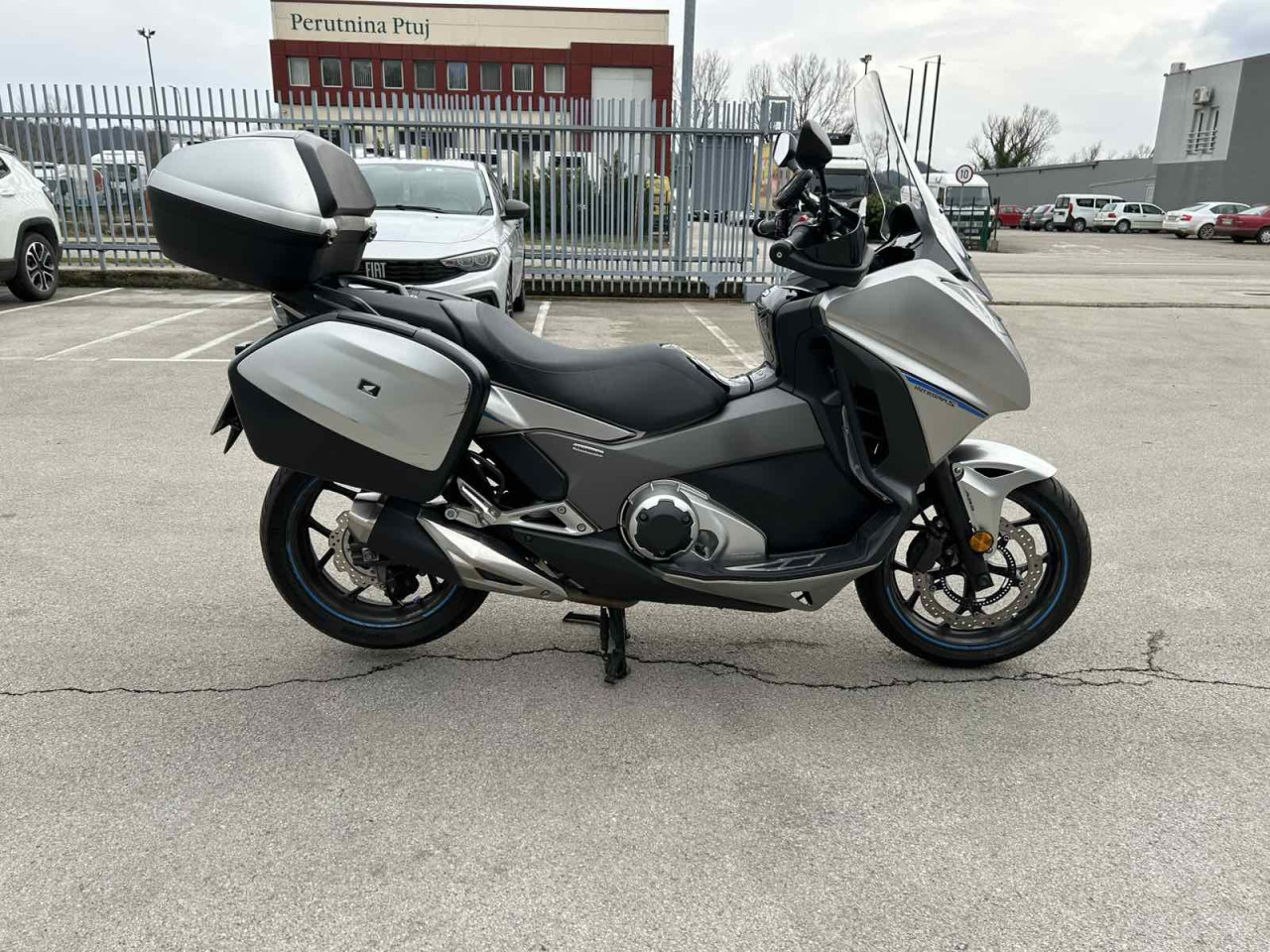 HONDA INTEGRA 750