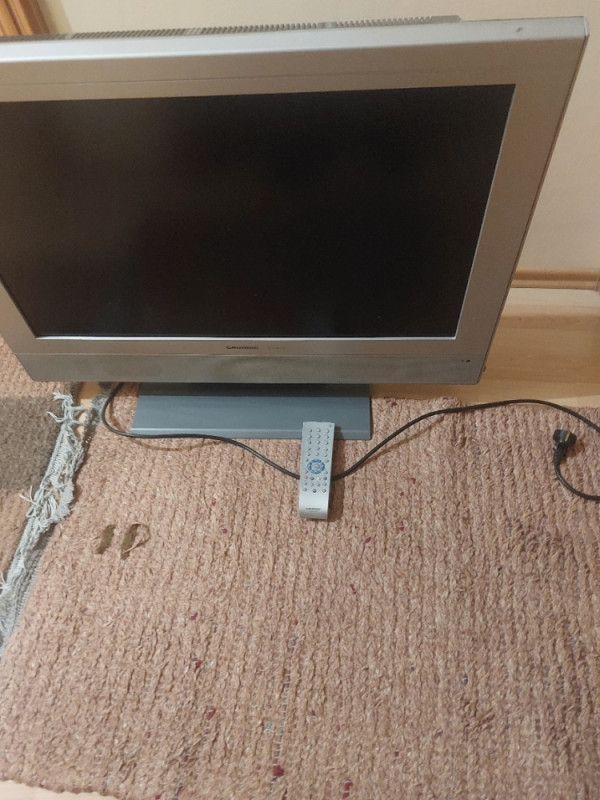 Tv lcd ispravan 32
