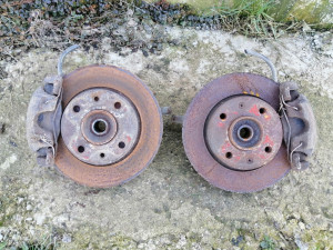 Peugeot 205 pezo kocnice