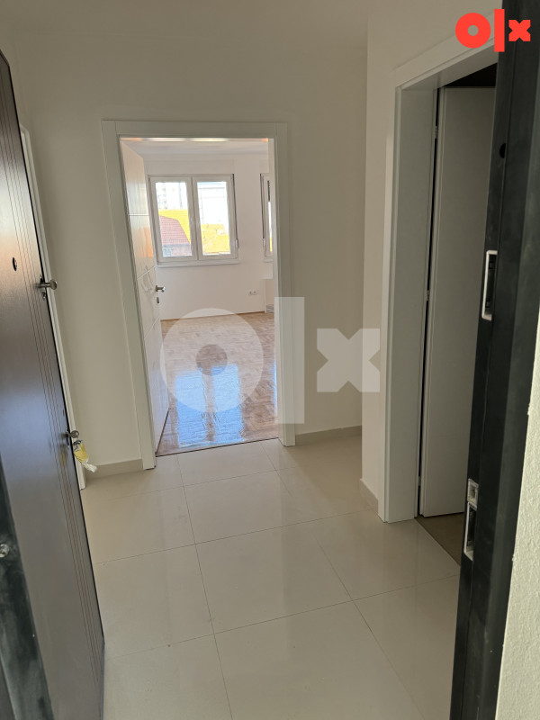 Jednoiposoban  Stan Bijeljina 53 m2 2,3,4 sprat centar 2