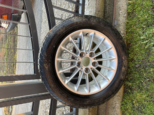 Bmw felga s gumom