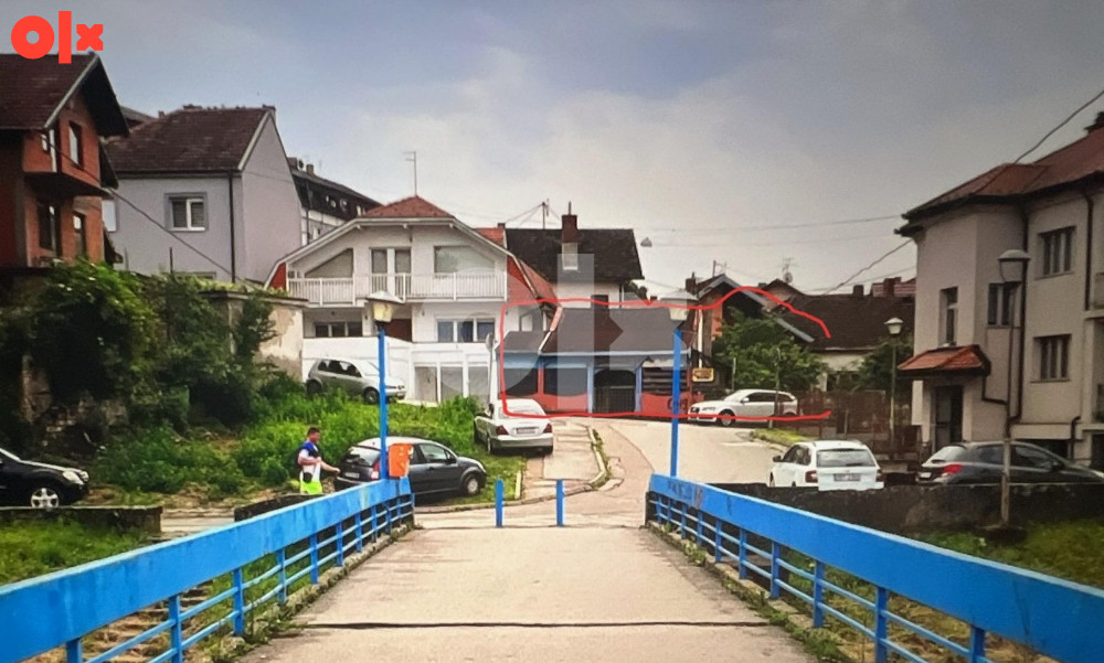 Centar, plac sa poslovnim prostorom i kućom