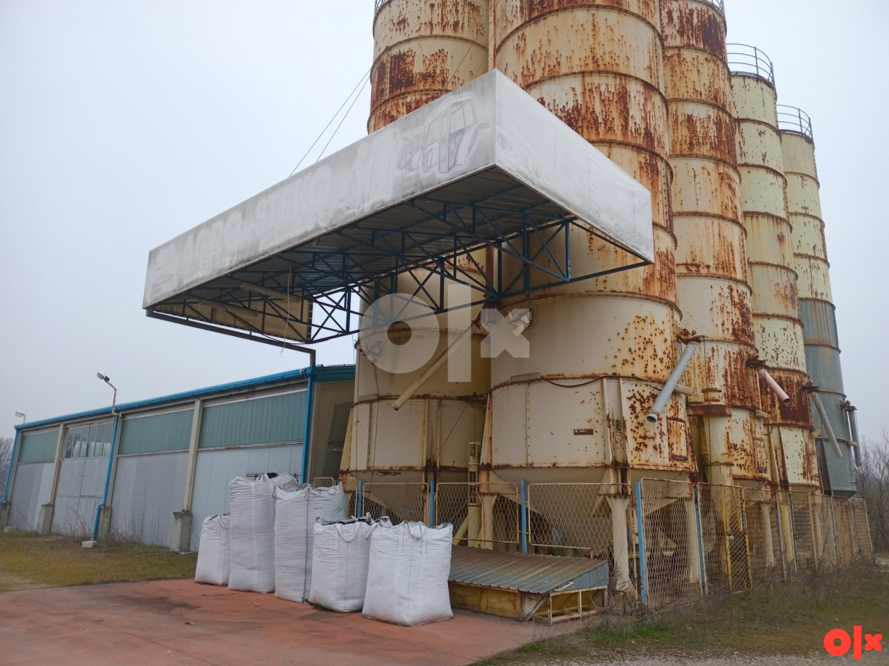 PRODAJA-11000m2 zemljišta sa halom, silosima i infrastrukturom 8