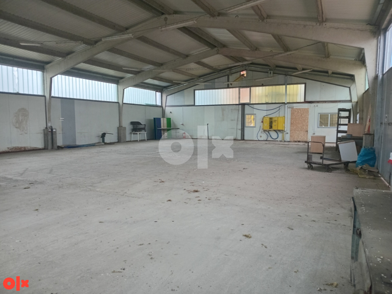 PRODAJA-11000m2 zemljišta sa halom, silosima i infrastrukturom 12