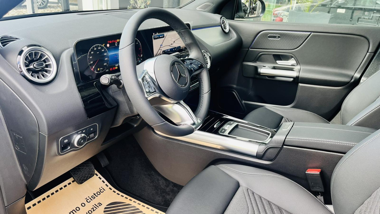 Mercedes-Benz GLA 180 d 2025