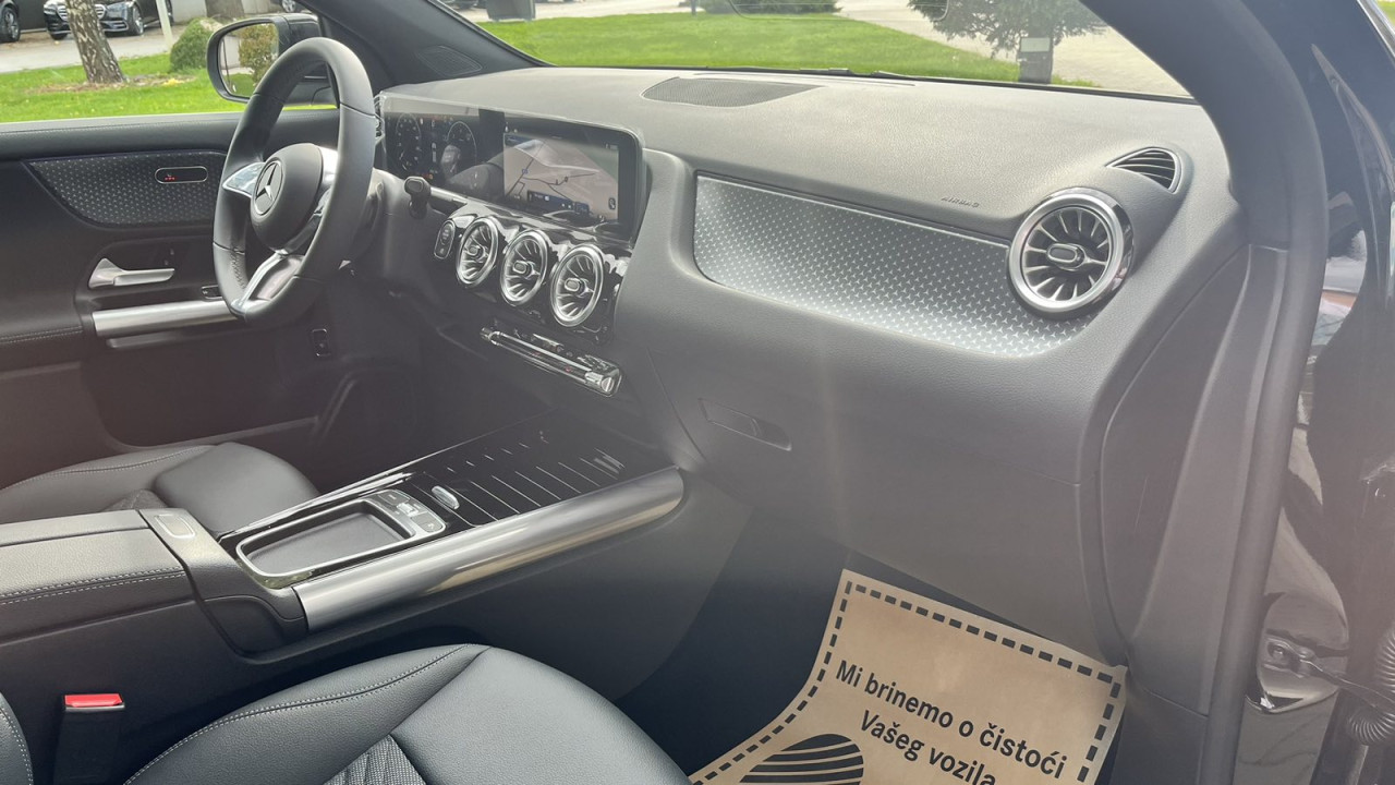 Mercedes-Benz GLA 180 d 2025