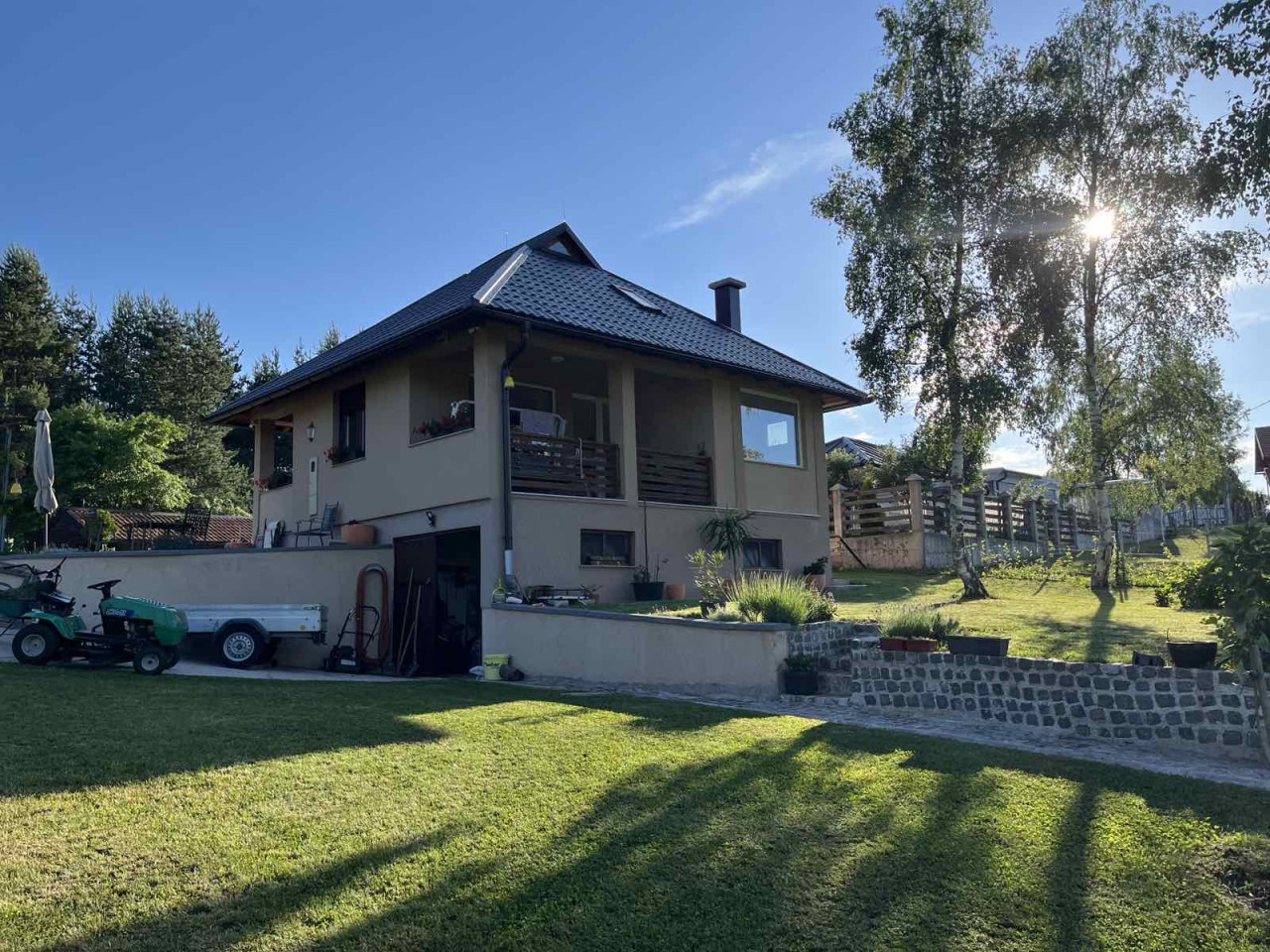 Vikendica sa zemljištem - Trnovo - Brutusi - 6975m2
