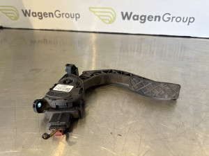 Papucica gasa Audi A4 B8