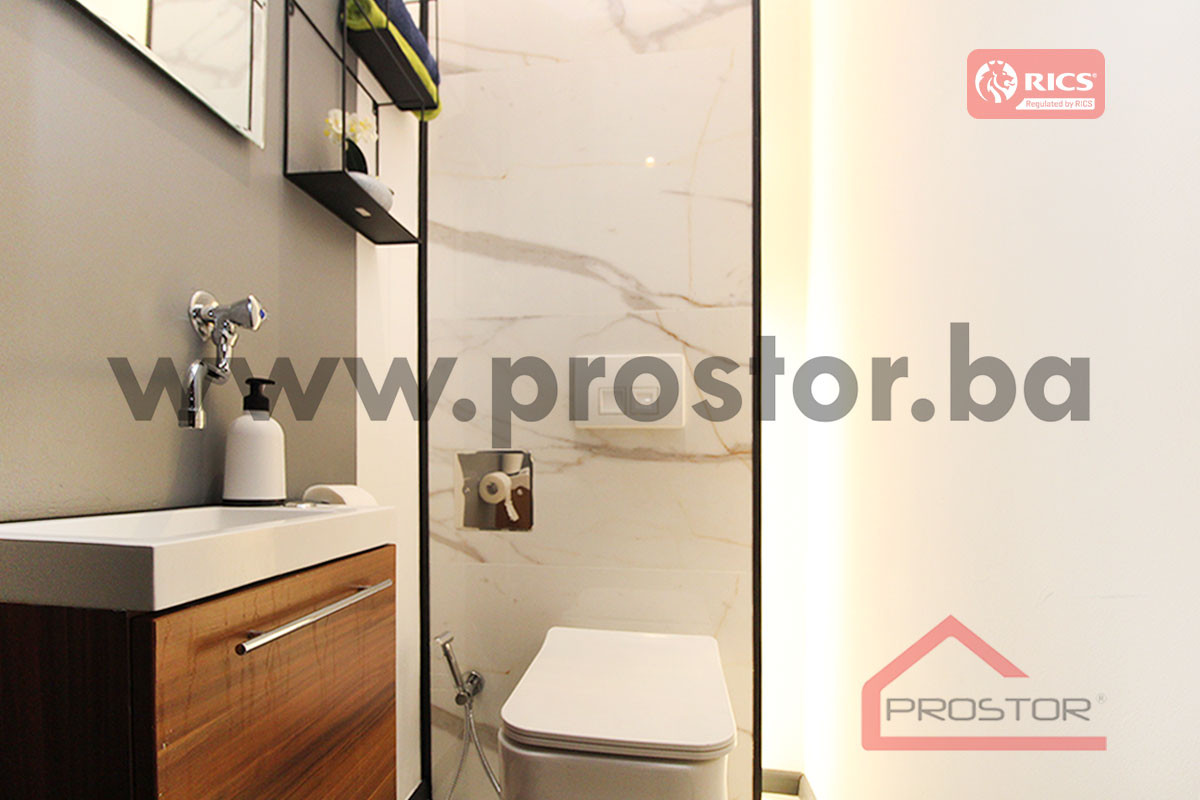 PROSTOR izdaje: Trosoban stan sa balkonom, Koševo 16