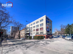 Dvoiposoban namješten stan/ Bolnička/ Centar