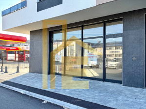 We are renting a commercial space in an attractive location photo 3