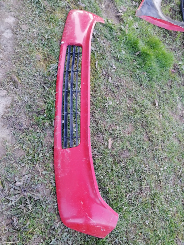 Peugeot 205 pezo spojler branika