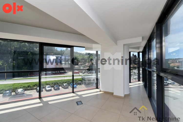CENTAR - Poslovni prostor 214 m2, zgrada "Titanik" 12