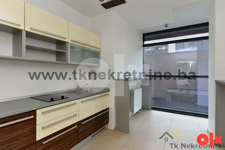 CENTAR - Poslovni prostor 214 m2, zgrada "Titanik" 15