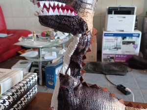 Plisana igracka dinosaurus na baterije