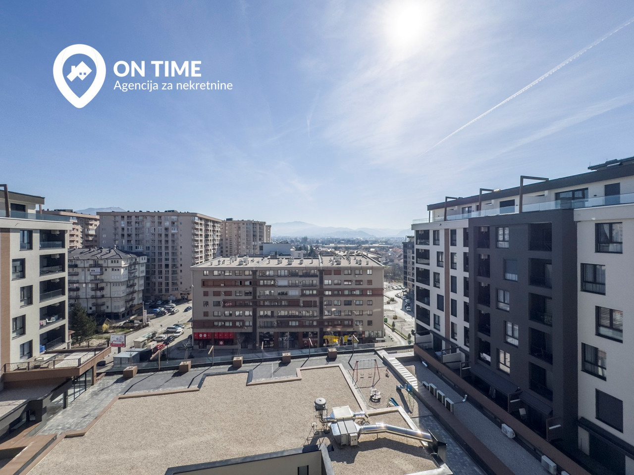 ON TIME IZDAJE : Luksuzan stan u Sarajevu, Bulevar, Garaza