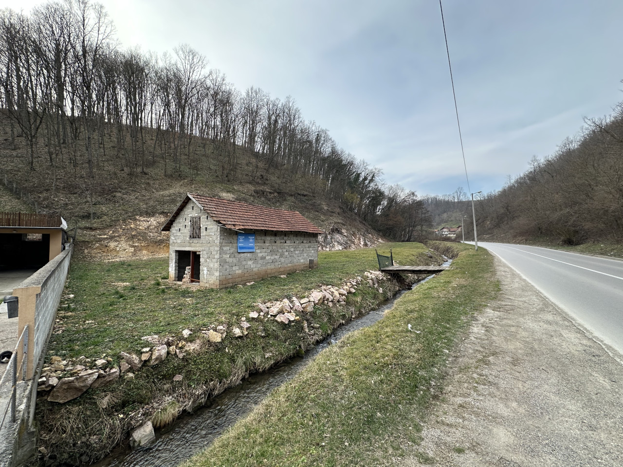 Zemljište pored magistralnog puta - 2531 m2